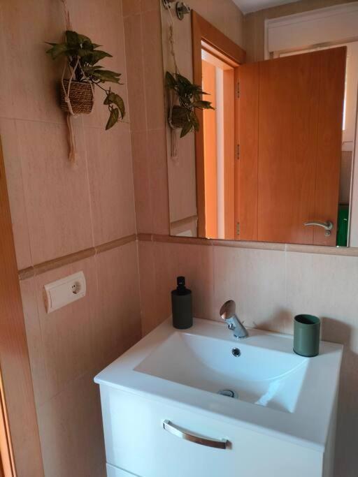 Bajo Con Jardin A Pie De Playa Y Piscina Comunitaria Con Jacuzzi Apartment Playas de Vera Exterior photo